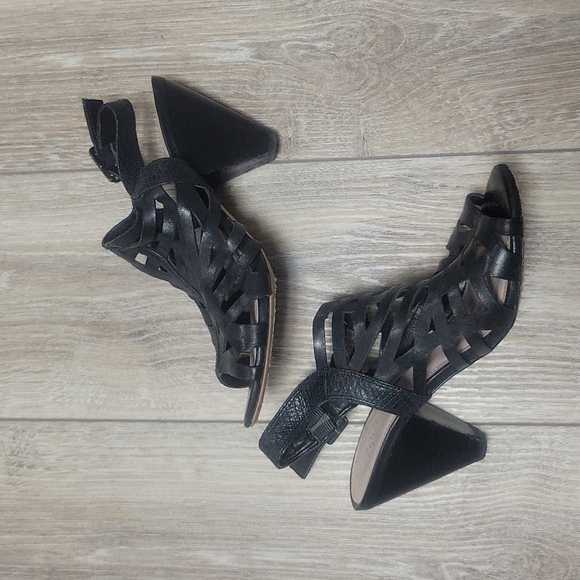 Vince Camuto Black Leather Heels with Laser Cutouts Size 8 - Picture 6 of 8